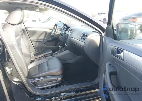 2017 Volkswagen Jetta 1.4T Se z USA, uszkodzony, nr VIN 3VWDB7AJ0HM227027